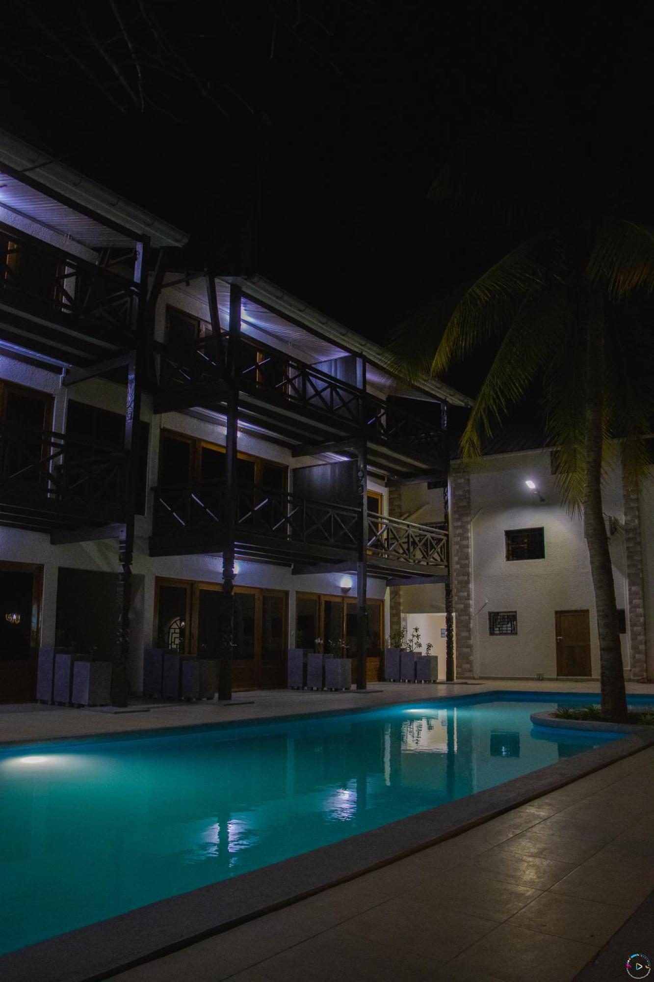 Hotel Baobab Cafe Morondava Eksteriør billede