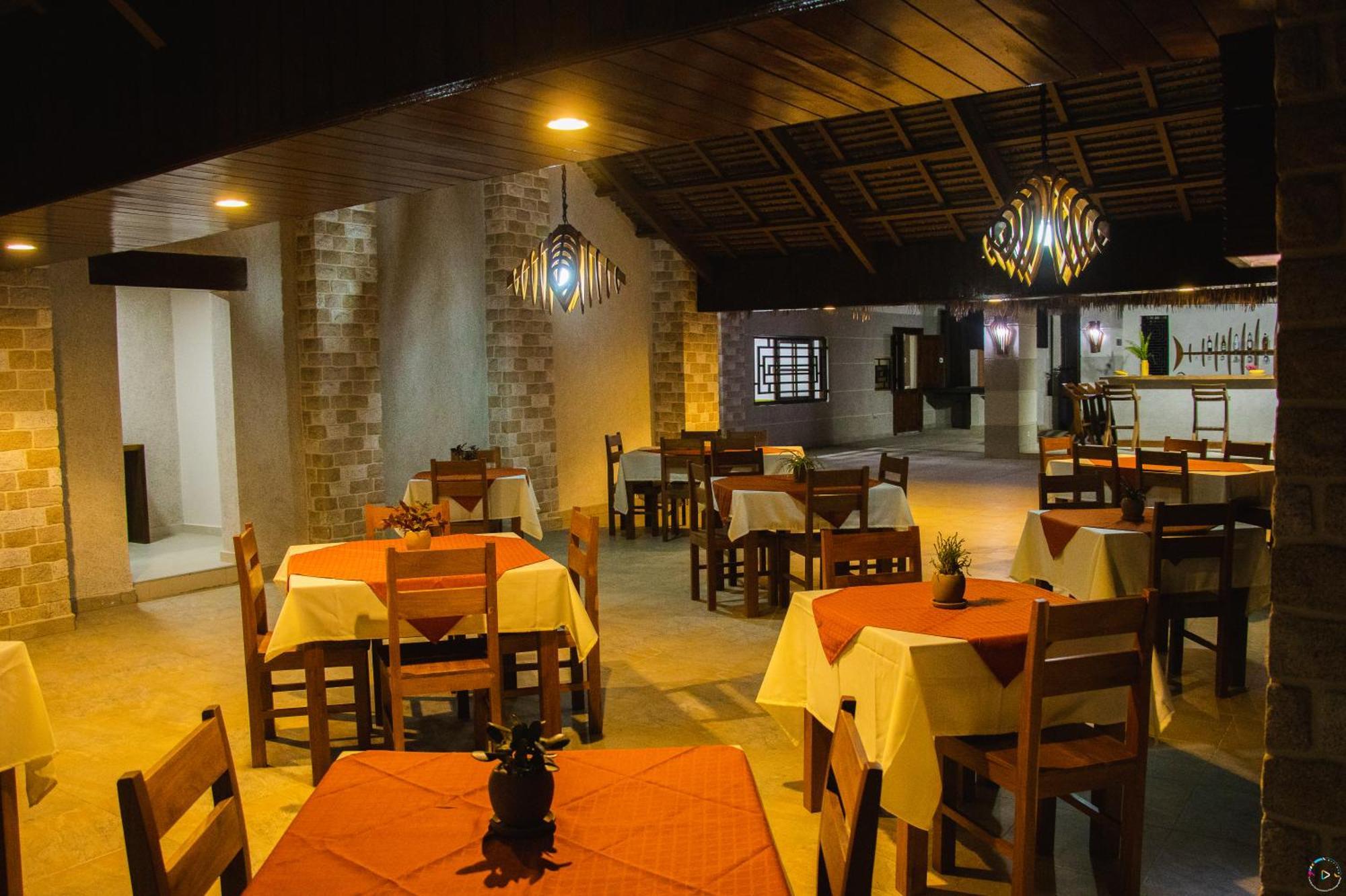 Hotel Baobab Cafe Morondava Eksteriør billede