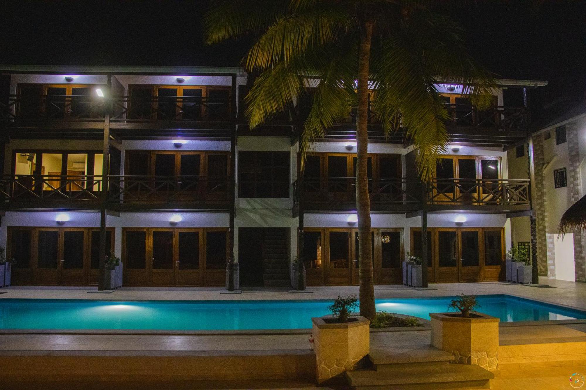 Hotel Baobab Cafe Morondava Eksteriør billede