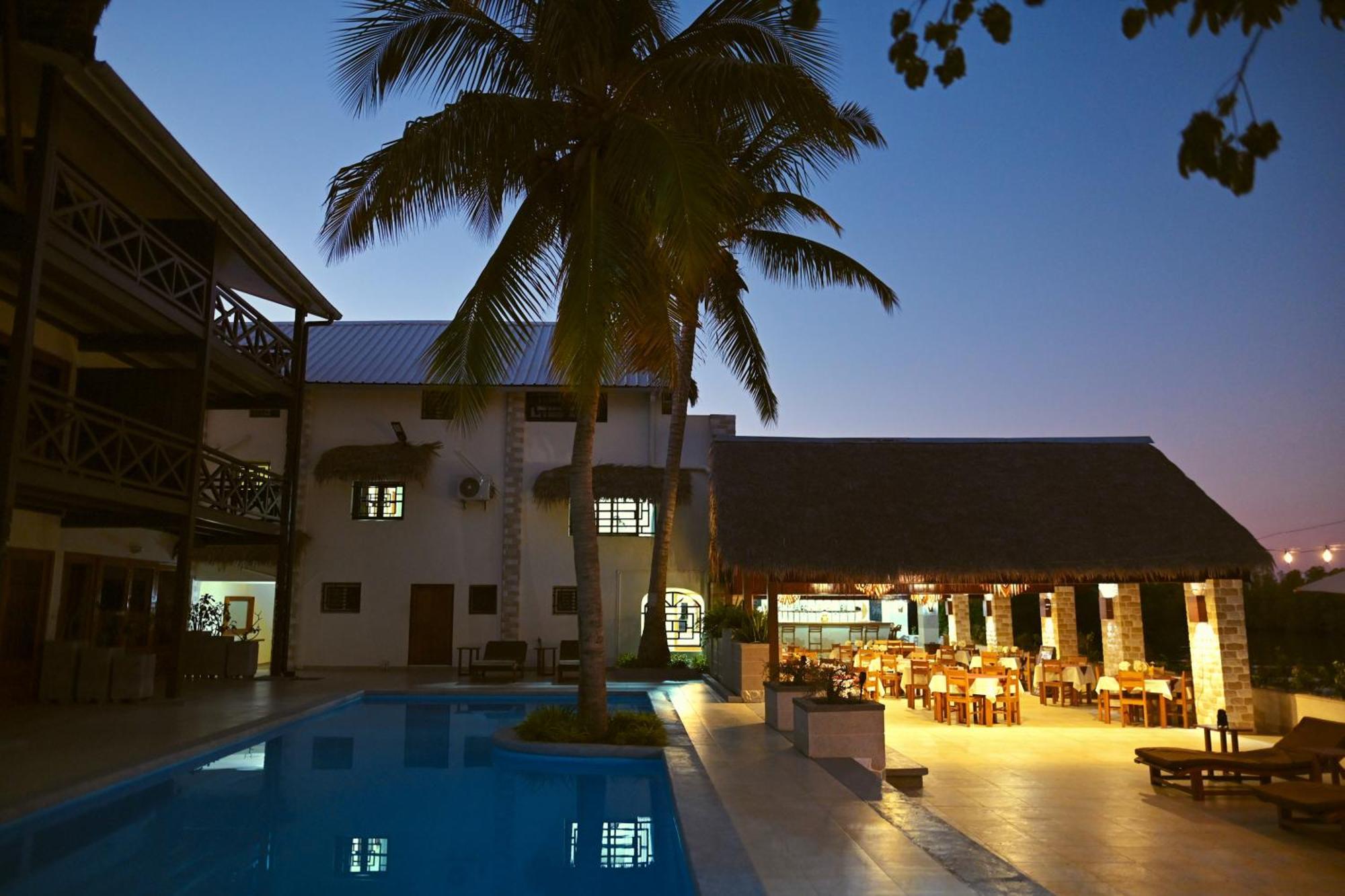Hotel Baobab Cafe Morondava Eksteriør billede