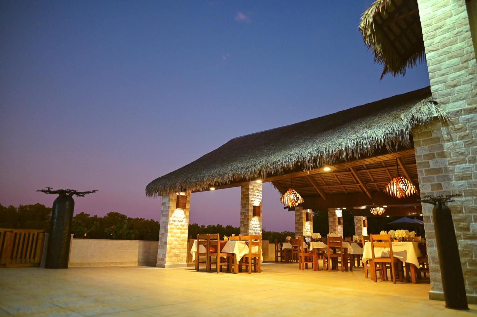 Hotel Baobab Cafe Morondava Eksteriør billede