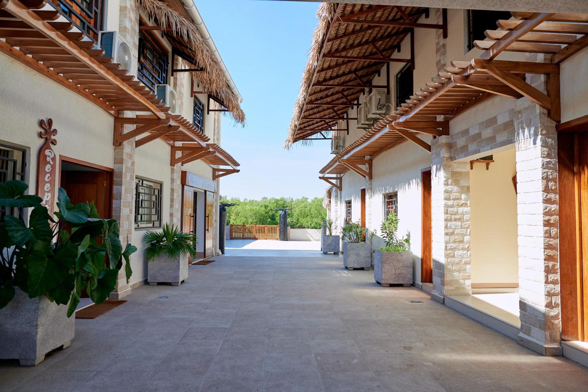 Hotel Baobab Cafe Morondava Eksteriør billede