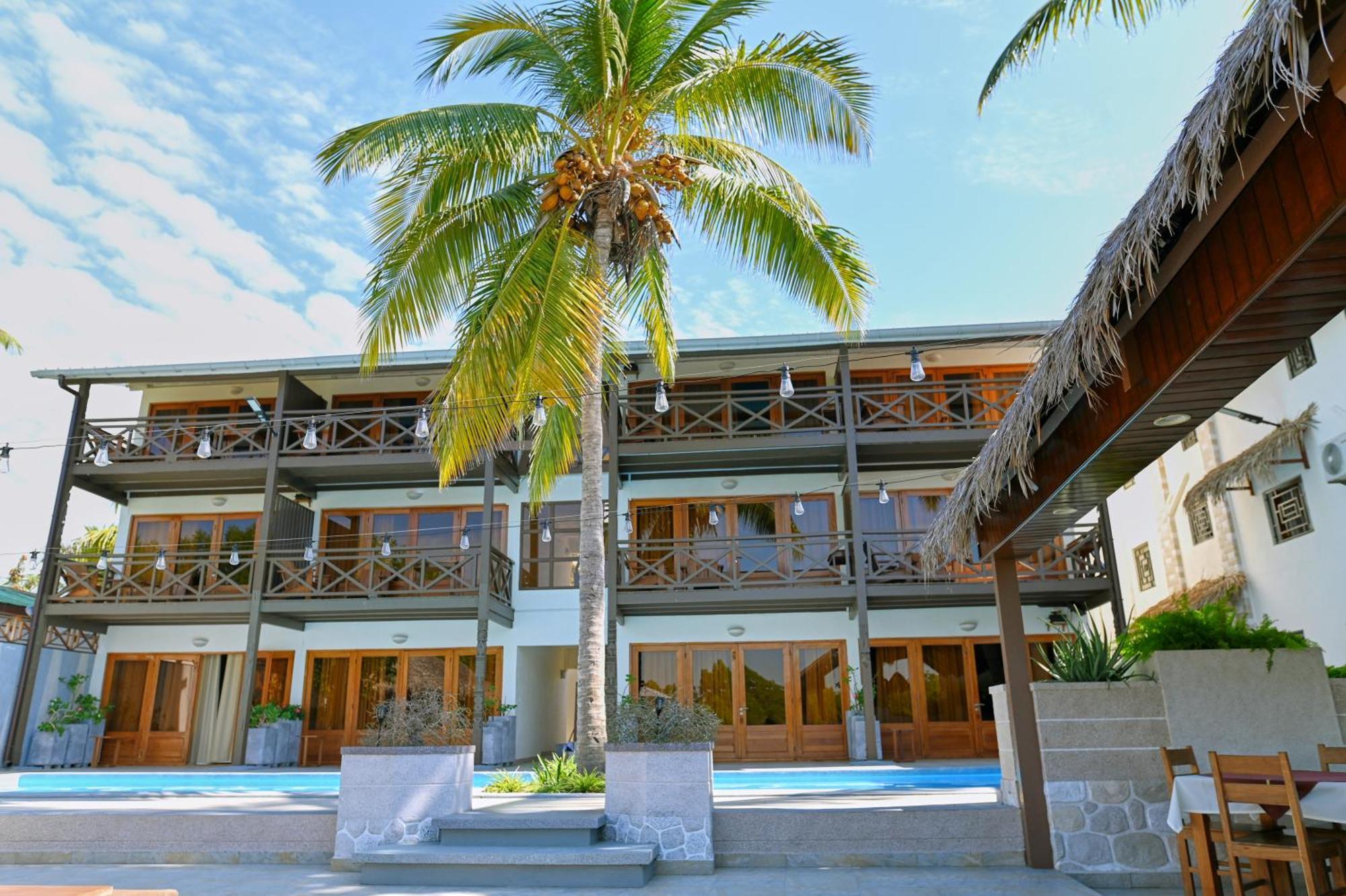 Hotel Baobab Cafe Morondava Eksteriør billede